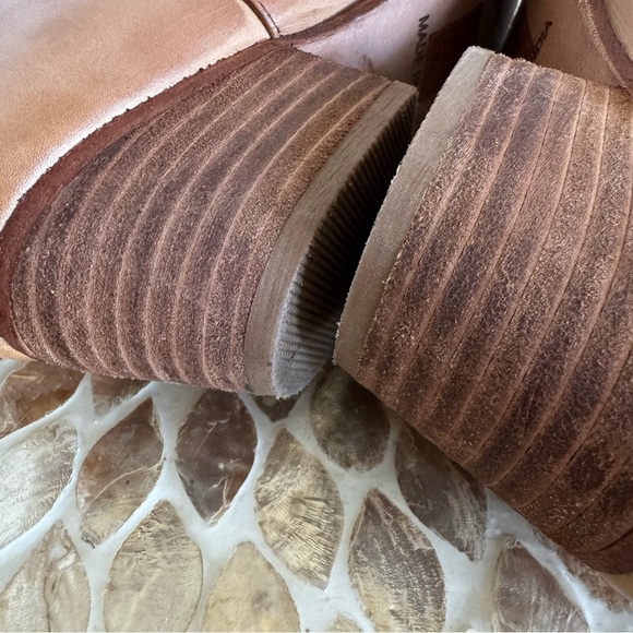 Free People Tan Charm Double V Leather Ankle Boots size 36 - Picture 10 of 10